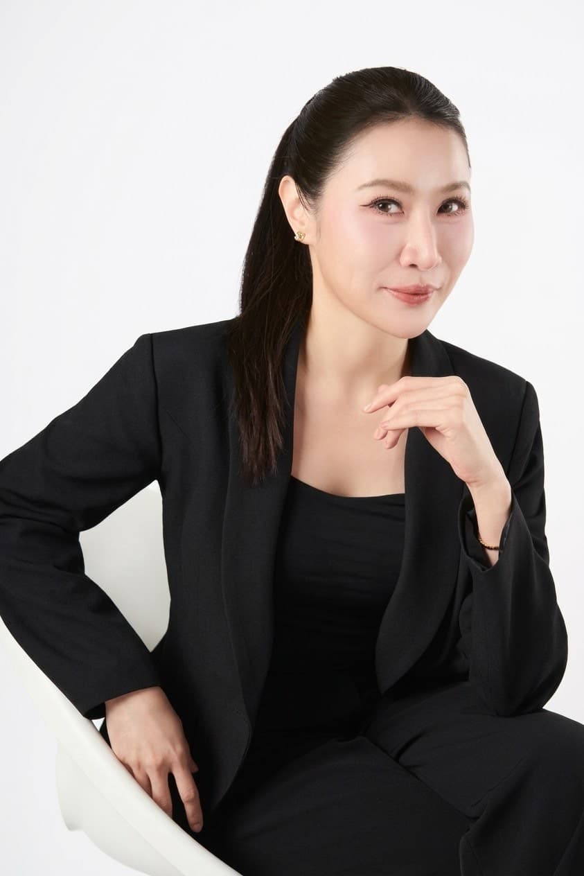 Ramita Atirekwoot, Legal Secretary